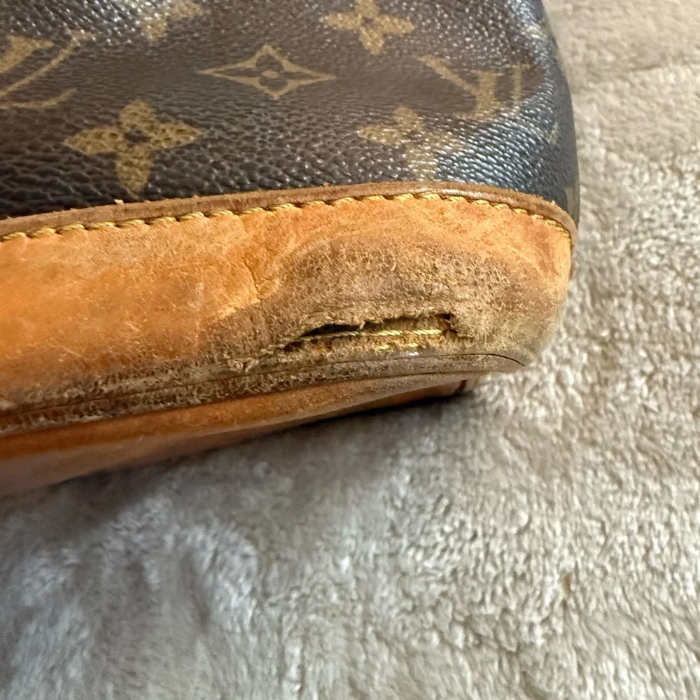 AUTHENTIC Louis Vuitton MM Alma Bag - Vintage Condition (Needs TLC) - Picture 4 of 11